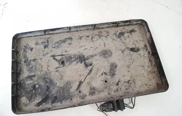 Battery box tray