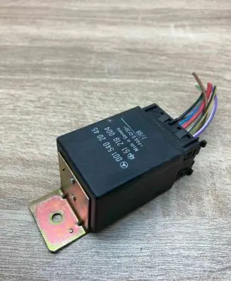 Mercedes-Benz Vito Viano W638 Other relay 0015402045 51219004 WithPlug