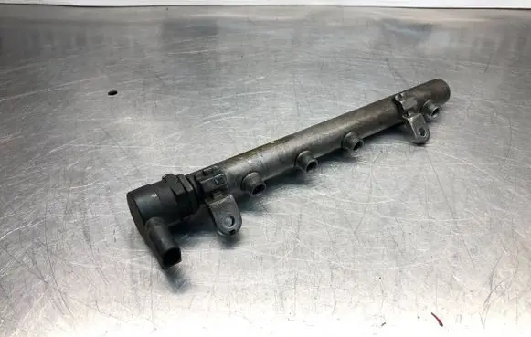Mercedes-Benz ML W164 Fuel main line pipe A6420700495 033110027