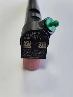 Mercedes-Benz C W205 Fuel injector 6510703287 HRD352 28308779