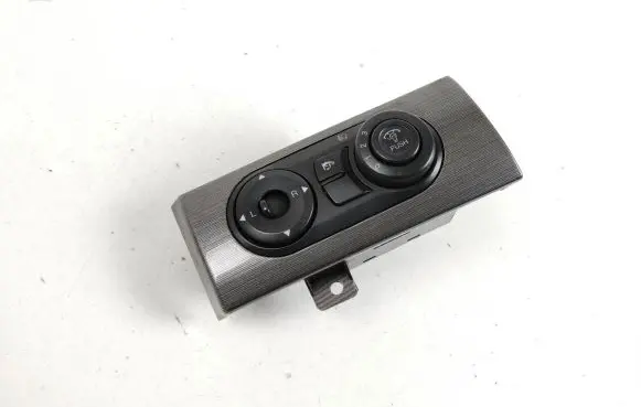 Chevrolet Captiva Wing mirror switch