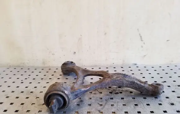 Volvo XC90 Front lower control arm/wishbone