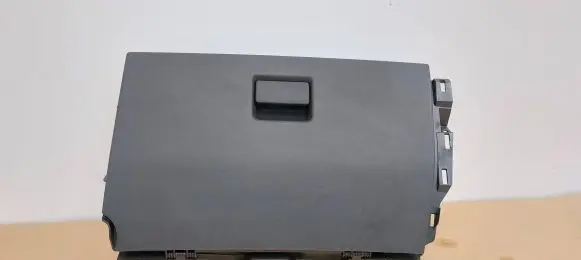 Land Rover Discovery Sport Glove box 16A1348RA9