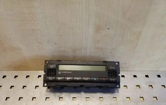 Volkswagen PASSAT B5.5 Climate control unit