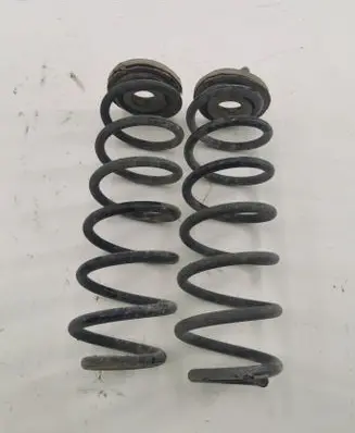 Volkswagen Golf V Rear coil spring