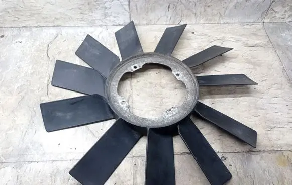 BMW 5 E39 Fan impeller 17233639