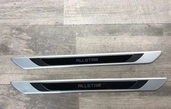 Volkswagen Golf VII Front sill trim cover