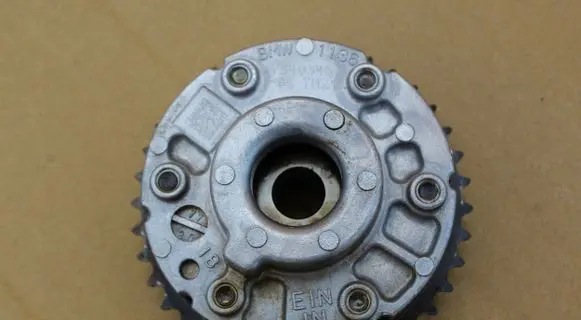 BMW 5 E60 E61 Camshaft pulley/ VANOS 7540346