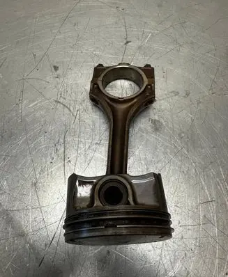 BMW 5 E39 Piston with connecting rod 84L59