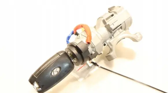 Hyundai i30 Ignition lock ZDC2
