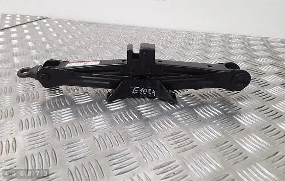 Toyota Prius (XW30) Tool set 