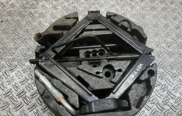 Opel Astra H Lift Jack 
