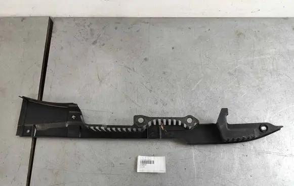 Volvo S90, V90 Fender mounting bracket 31688630 31386871