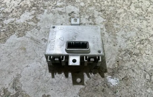 Renault Clio IV Other control units/modules 3130826 9140143330 13112015