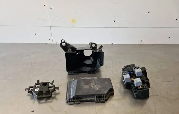 Mercedes-Benz GLC C253 Fuse box set A2135400024 A2055402328 A2055463100