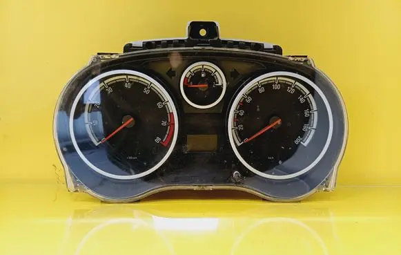 Speedometer (instrument cluster)