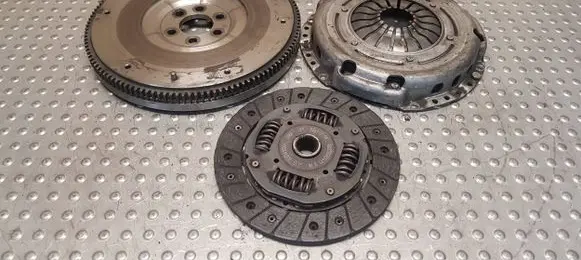 Seat Ibiza IV (6J,6P) Clutch set kit 03D105271 03D141025C 03D141031A