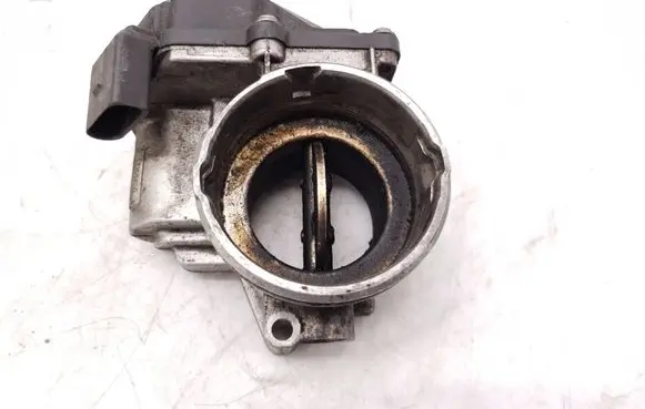 Volkswagen PASSAT B6 Throttle valve 03G128063M A2C53324665