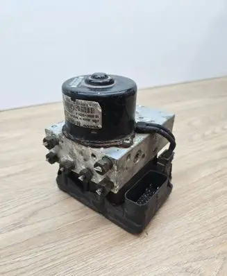 Volvo V70 ABS Pump 8619538 10094904233 8619537