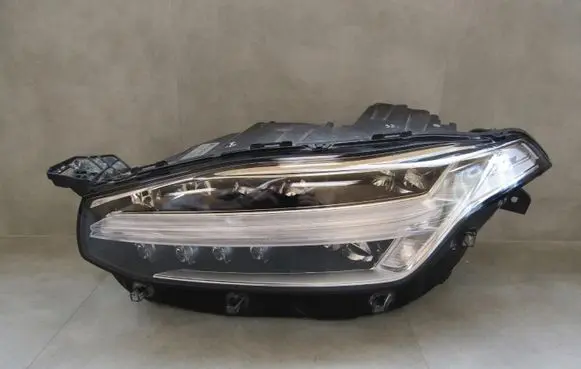 Volvo XC90 Headlight/headlamp 32342486