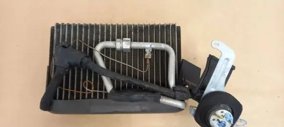 Jaguar XK8 - XKR Engine oil radiator S1303K1