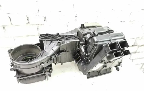 Volkswagen Touran II Interior heater climate box assembly 1T1820003KD