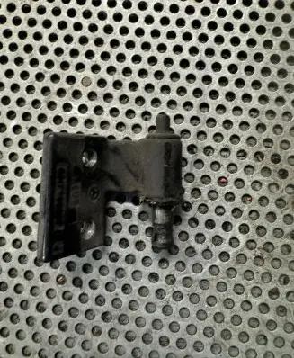 Volkswagen II LT Front door upper hinge