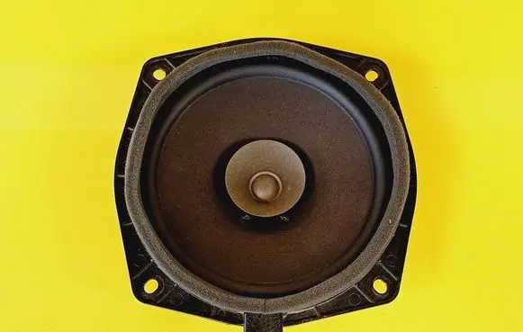 Mitsubishi Outlander Rear door speaker 370717 MR301667