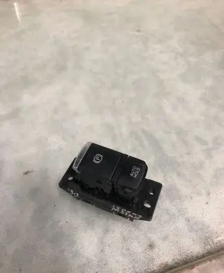 Nissan Qashqai J12 Hand parking brake switch 