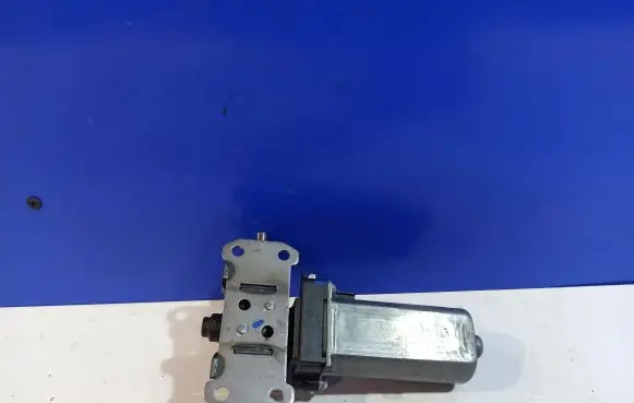 Volvo V60 Seat adjustment motor 8621416