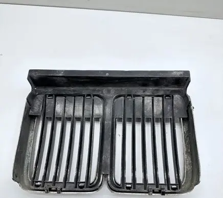 BMW 3 E30 Front grill 1884350