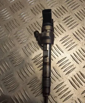 Fuel injector