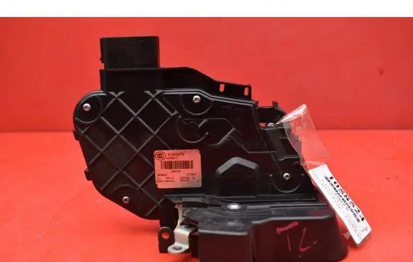 Volvo V70 Rear door lock 31253279