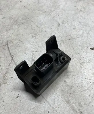 Mercedes-Benz E W211 Glow plug pre-heat relay