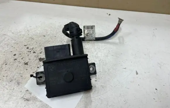 BMW 1 E81 E87 Glow plug pre-heat relay 779800003 0522120102 0004211837