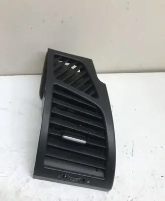BMW 1 E81 E87 Dashboard side air vent grill/cover trim P0102044