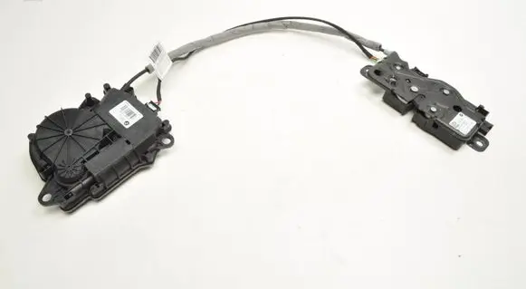 BMW 8 G16 Tailgate exterior lock 7441014