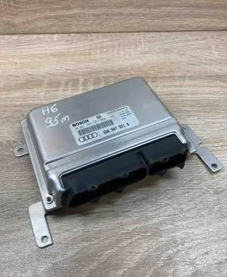 Audi A6 S6 C4 4A Engine control unit/module ECU 4D0907551B 0261203957