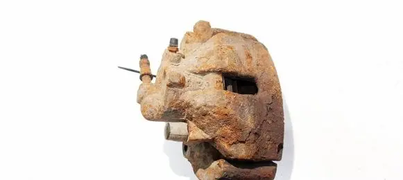 Front brake caliper