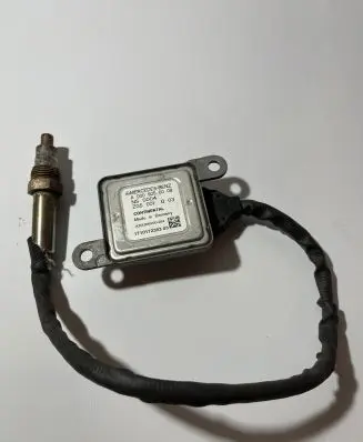 Mercedes-Benz Sprinter W906 Lambda probe sensor A0009050008 171017235303