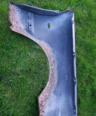 Mercedes-Benz E W210 Fender