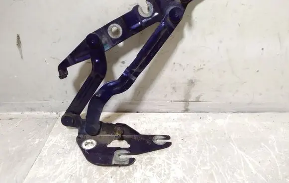 Audi A6 S6 C5 4B Tailgate/trunk/boot hinge 4B5327301C