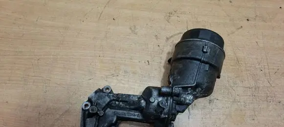 Mercedes-Benz ML W164 Oil filter mounting bracket A6421800010