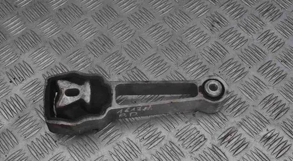 Volvo V60 Engine mount bracket 30793322