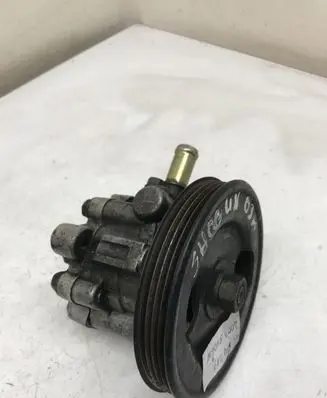 Mitsubishi Pajero Power steering pump