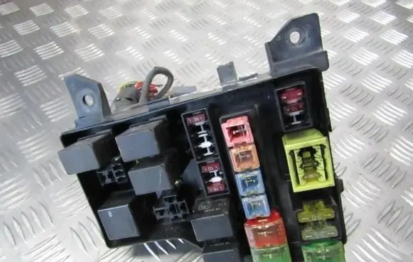Volvo S40, V40 Fuse box set