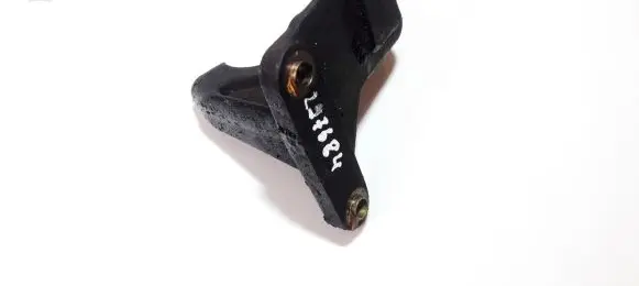 Volvo V70 Engine mounting bracket