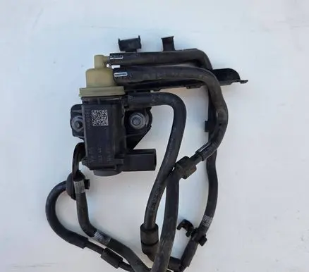 Skoda Roomster (5J) Turbo solenoid valve 1K0906627B