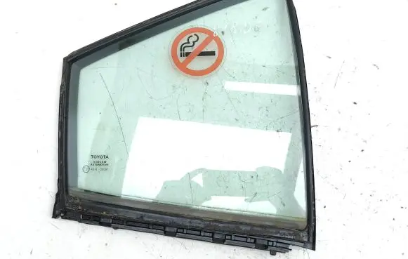 Toyota Corolla E210 E21 Rear vent window glass 6818802250