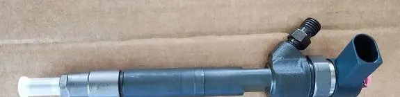 Mercedes-Benz Vito Viano W639 Fuel injector 0445110156